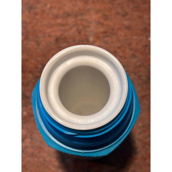 Vintage 70’s Blue Thermos Made in Canada - Picture 6 of 6